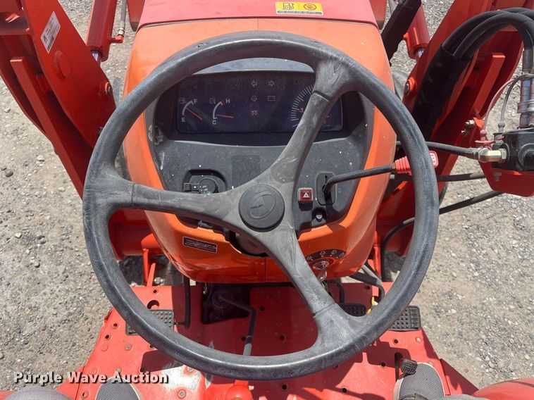 image for item DI8741 2011 Kubota MX4700  tractor