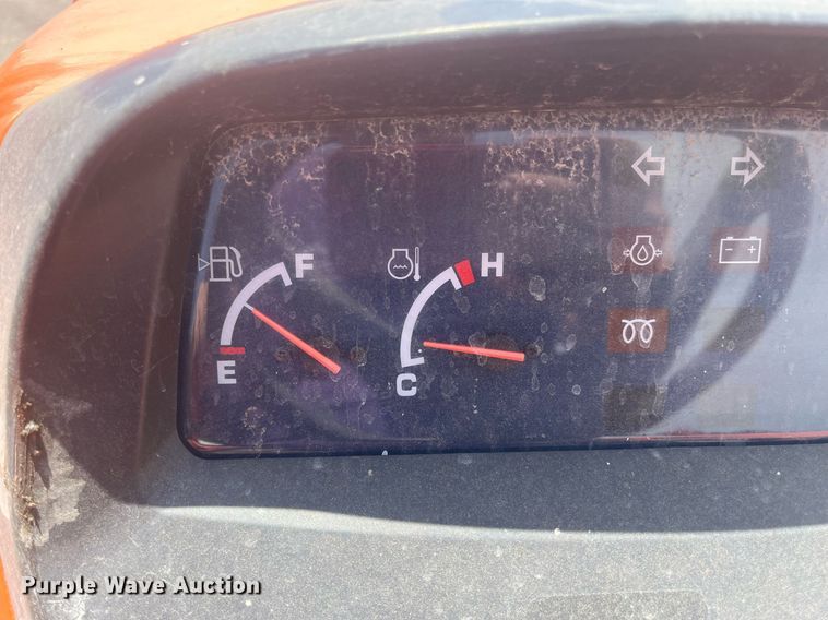 image for item DI8741 2011 Kubota MX4700  tractor