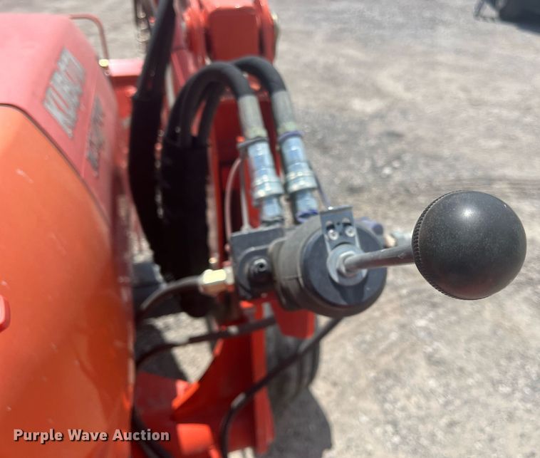 image for item DI8741 2011 Kubota MX4700  tractor