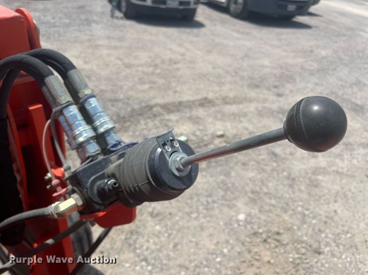 image for item DI8741 2011 Kubota MX4700  tractor