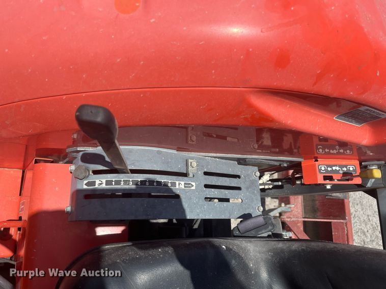 image for item DI8741 2011 Kubota MX4700  tractor