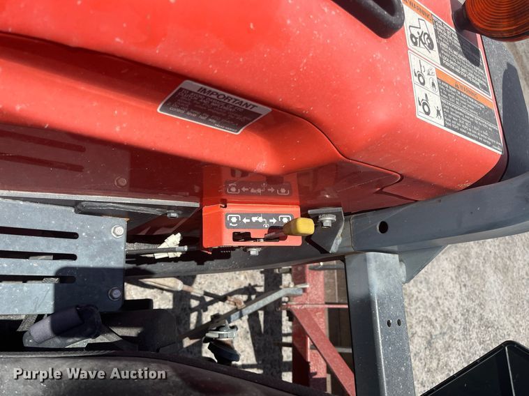 image for item DI8741 2011 Kubota MX4700  tractor