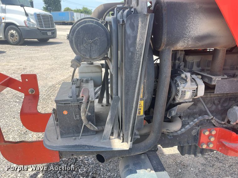 image for item DI8741 2011 Kubota MX4700  tractor