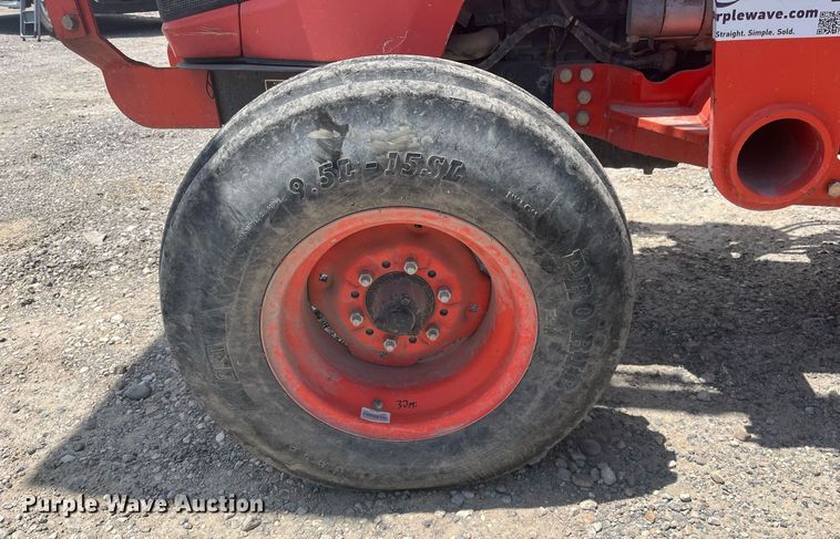 image for item DI8741 2011 Kubota MX4700  tractor