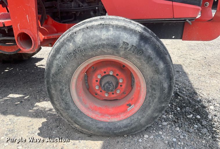 image for item DI8741 2011 Kubota MX4700  tractor