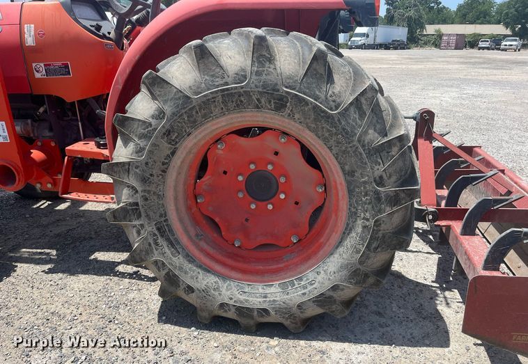 image for item DI8741 2011 Kubota MX4700  tractor