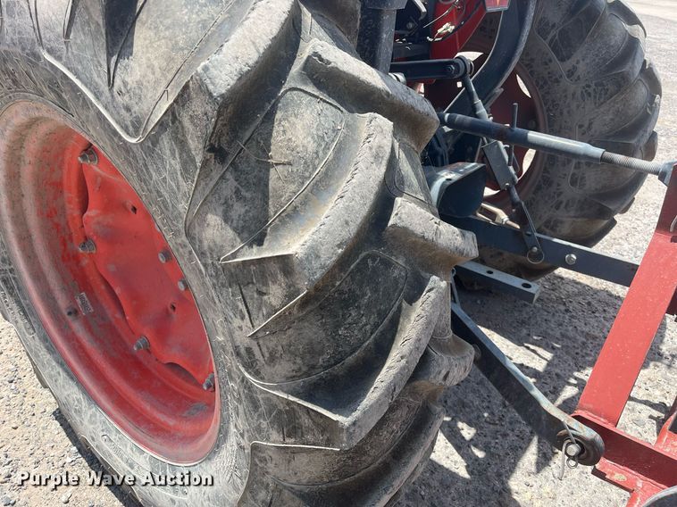 image for item DI8741 2011 Kubota MX4700  tractor