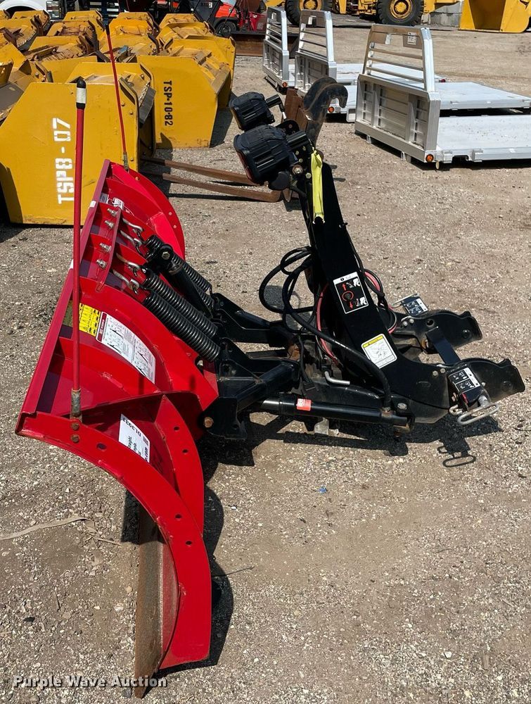 image for item DL3931 Boss   8' W snow plow