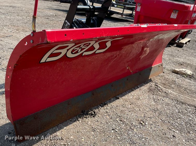 image for item DL3931 Boss   8' W snow plow