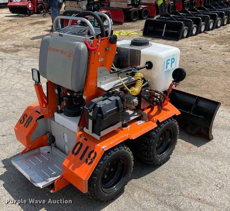 image for item DL3937 Snowrator ZX4