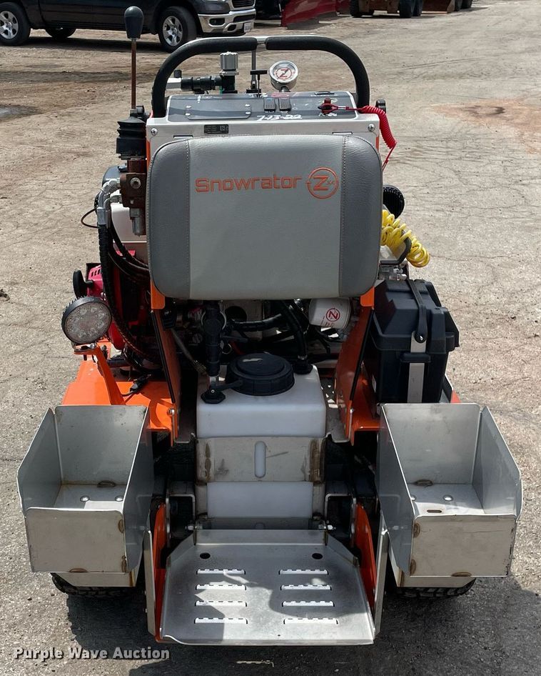 image for item DL3938 Snowrator ZX4