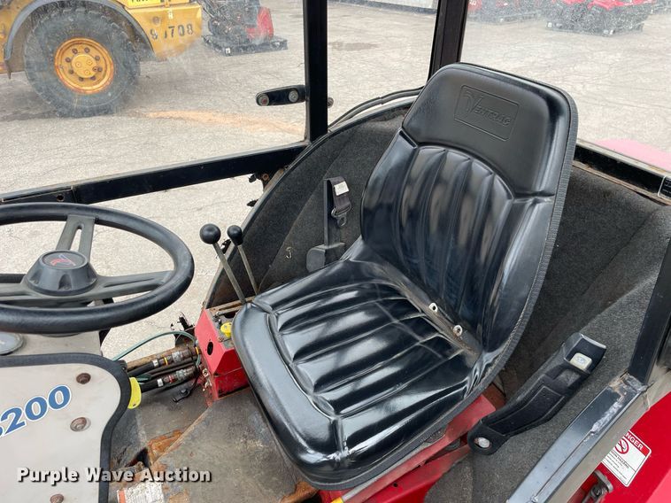 image for item DL3939 Ventrac 3200  compact tractor
