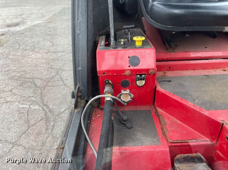 image for item DL3940 Ventrac 3200  compact tractor