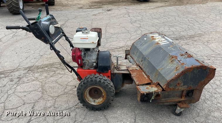 image for item DL3943 Ariens  broom