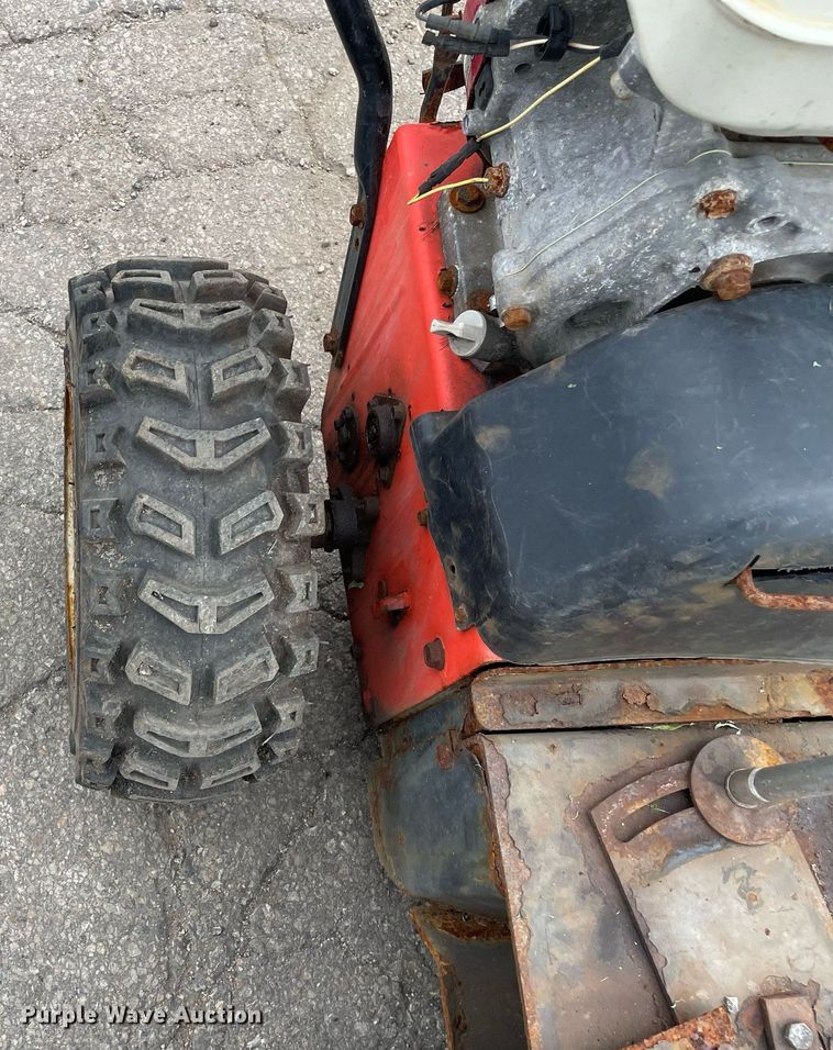 image for item DL3943 Ariens  broom