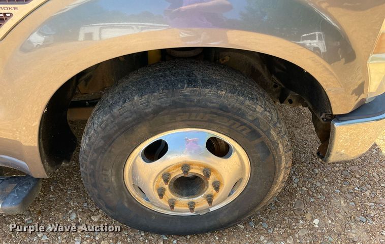 image for item DM0295 2010 Ford F350 Super Duty  Crew Cab pickup truck