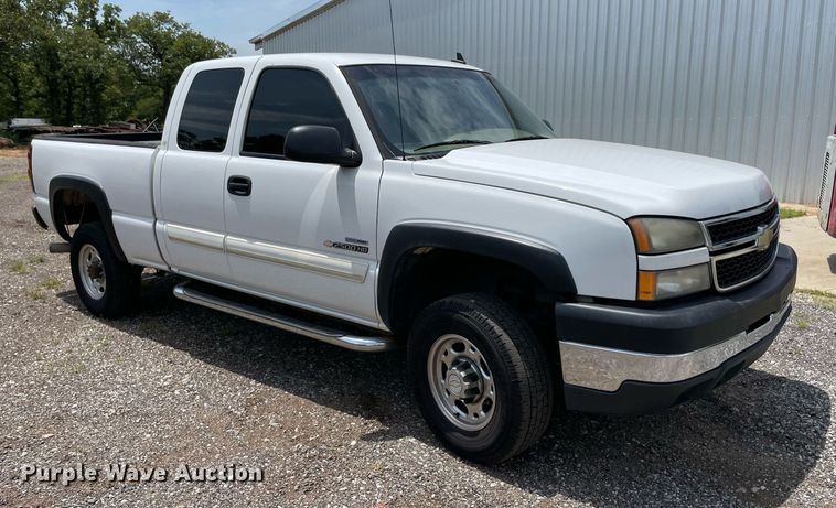 image for item DM0306 2007 Chevrolet Silverado 2500HD  Ext. Cab pickup truck