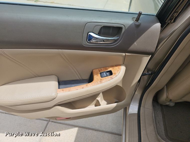 image for item DM1493 2005 Honda Accord EX