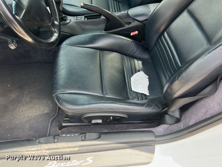 image for item DN3122 2002 Porsche Boxster  convertible