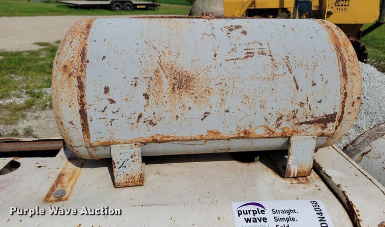 image for item DN4058 Clark Equipment  aircraft tug