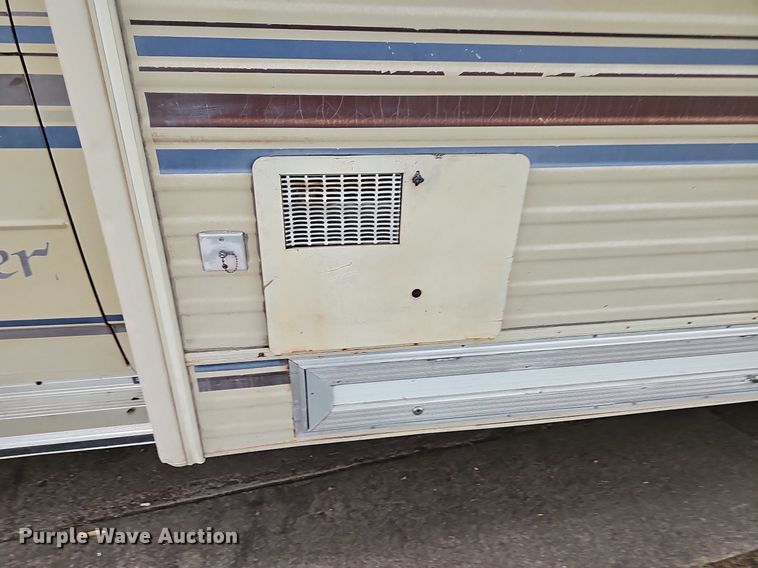 image for item DN8588 1987 Coachmen Crusader  RV
