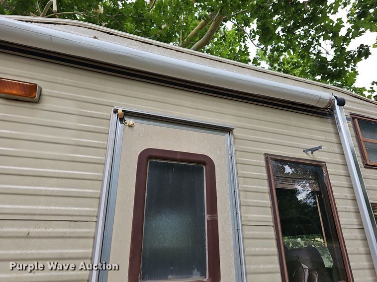 image for item DN8588 1987 Coachmen Crusader  RV