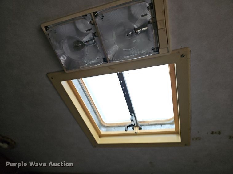 image for item DN8588 1987 Coachmen Crusader  RV