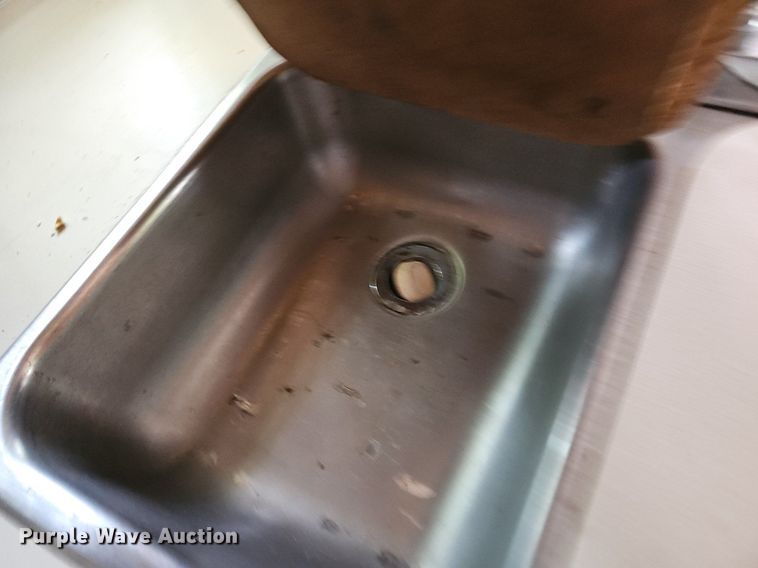 image for item DN8588 1987 Coachmen Crusader  RV