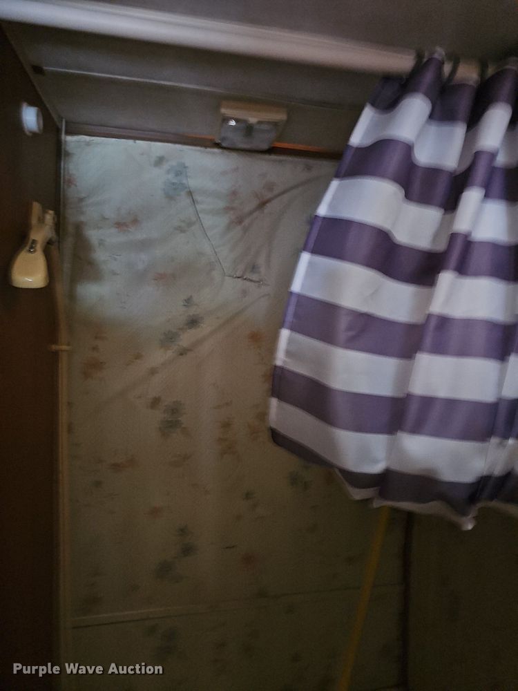 image for item DN8588 1987 Coachmen Crusader  RV