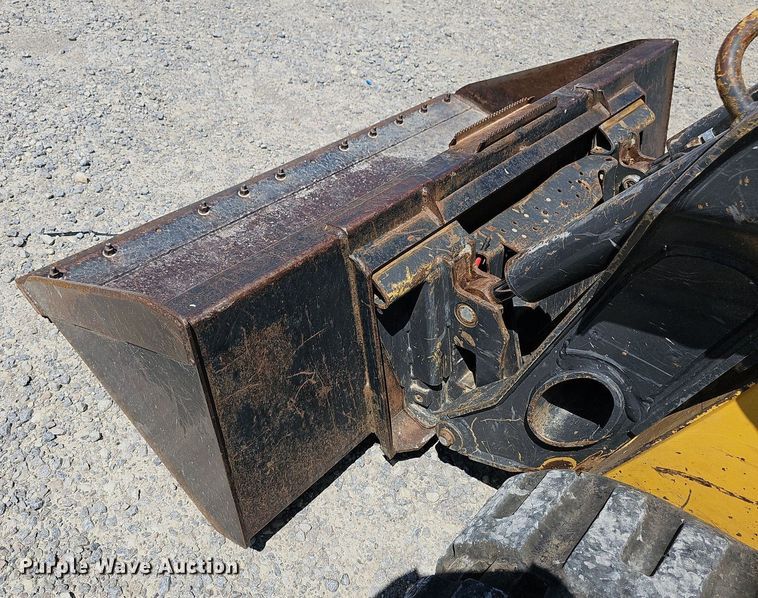 image for item DN8605 2017 New Holland C232  tracked skid steer loader