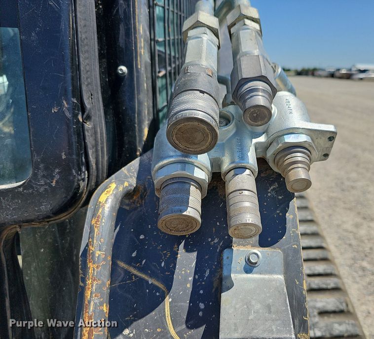 image for item DN8605 2017 New Holland C232  tracked skid steer loader