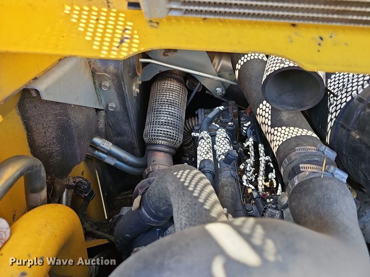 image for item DN8605 2017 New Holland C232  tracked skid steer loader