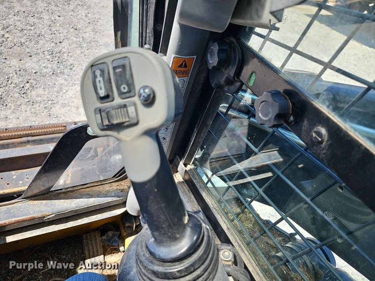 image for item DN8605 2017 New Holland C232  tracked skid steer loader