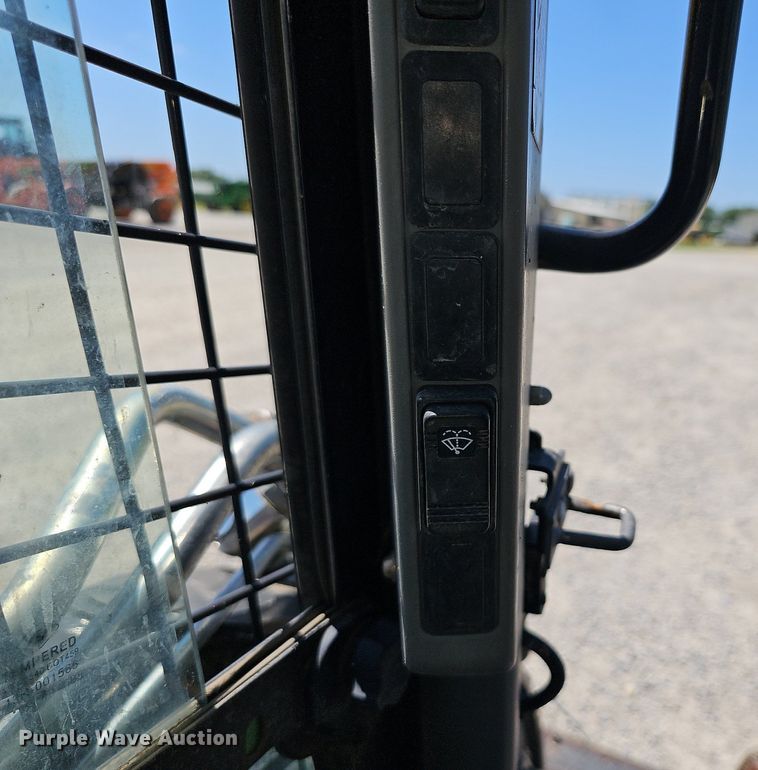 image for item DN8605 2017 New Holland C232  tracked skid steer loader