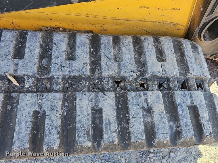 image for item DN8605 2017 New Holland C232  tracked skid steer loader