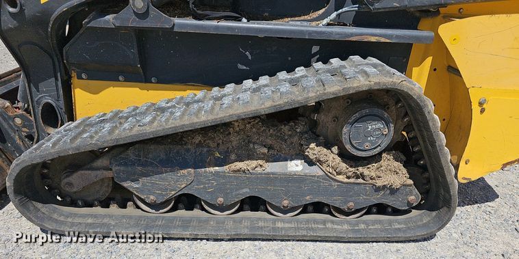 image for item DN8605 2017 New Holland C232  tracked skid steer loader