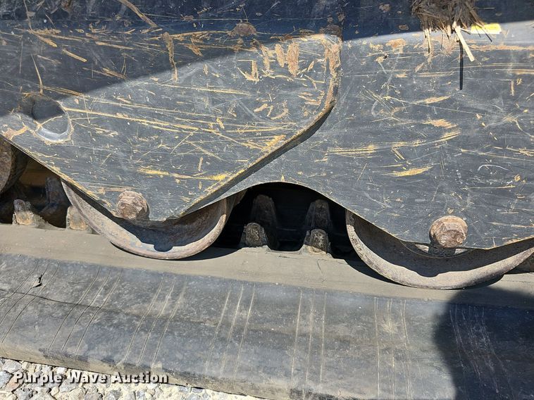 image for item DN8605 2017 New Holland C232  tracked skid steer loader