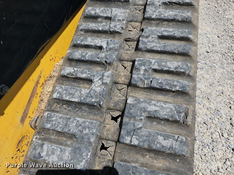 image for item DN8605 2017 New Holland C232  tracked skid steer loader