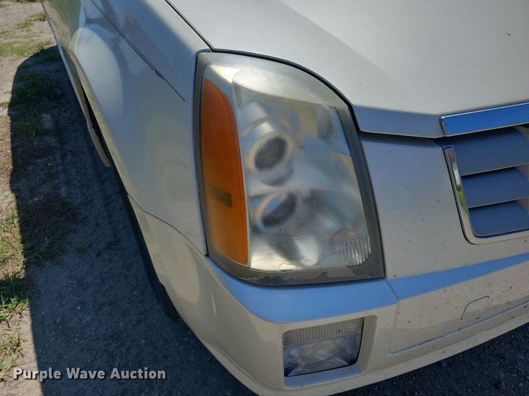 image for item DN8606 2006 Cadillac SRX  SUV