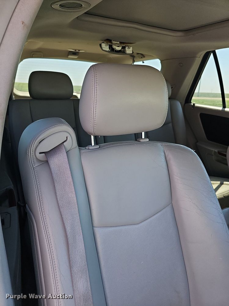 image for item DN8606 2006 Cadillac SRX  SUV