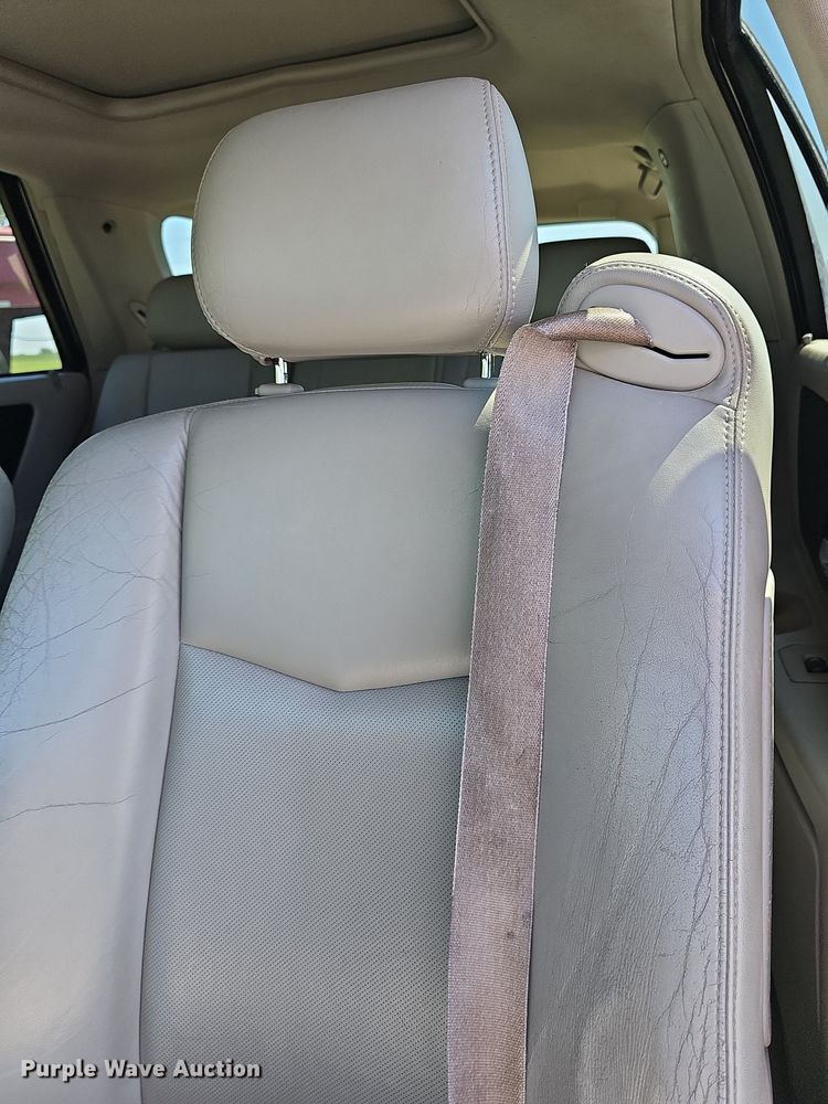 image for item DN8606 2006 Cadillac SRX  SUV