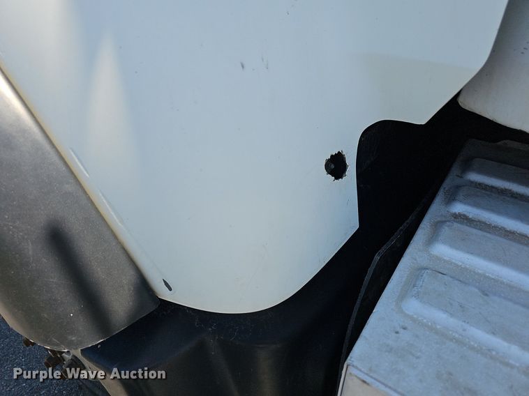 image for item DN8607 2005 Mack CV713  roll-off container truck