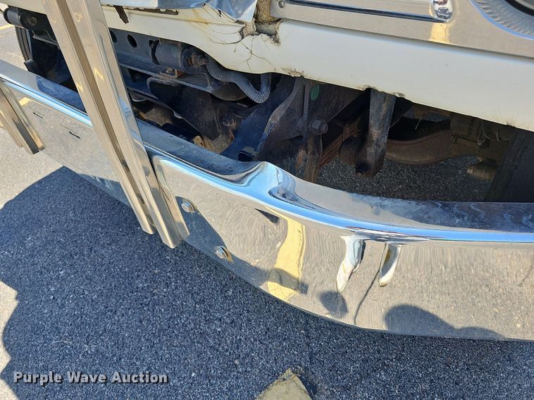 image for item DN8607 2005 Mack CV713  roll-off container truck