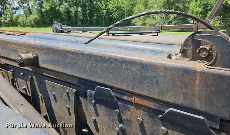 image for item DN8607 2005 Mack CV713  roll-off container truck