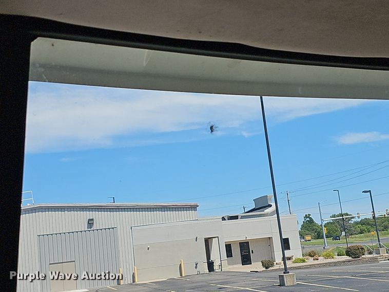 image for item DN8607 2005 Mack CV713  roll-off container truck