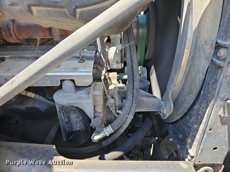 image for item DN8607 2005 Mack CV713  roll-off container truck