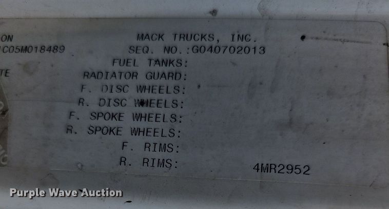 image for item DN8607 2005 Mack CV713  roll-off container truck