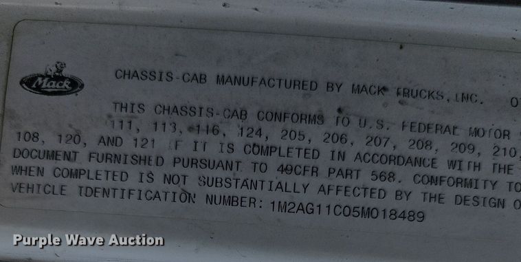 image for item DN8607 2005 Mack CV713  roll-off container truck