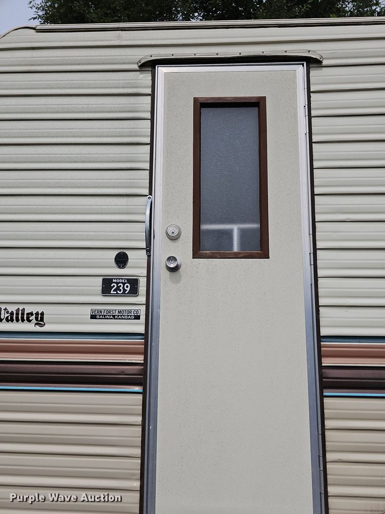 image for item DN8621 1990 Companion Sun Valley 239  camper