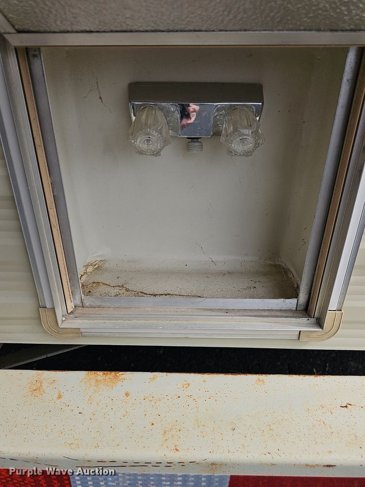 image for item DN8621 1990 Companion Sun Valley 239  camper